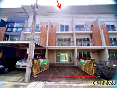 ทาวน์โฮม เขตบางเขน : ทาวน์เฮ้าส์ สำหรับขาย อยู่เย็น ดีลักซ์ ทาวน์ ท่าแร้ง เขตบางเขน กรุงเทพมหานคร