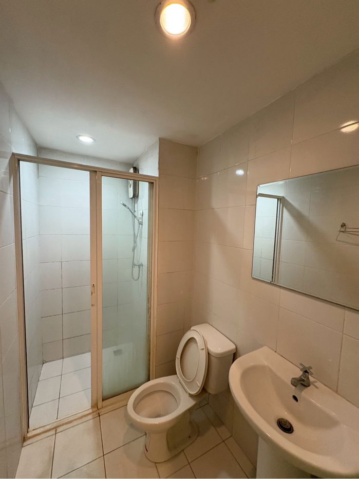 รูป 📣 ให้เช่า คอนโดทัวร์มาลีน สาทร–ตากสิน 🚆 ใกล้ BTS กรุงธนบุรี เพียง 350 ม. ☎️ติดต่อ คุณหย๊ะ 📞 093-4419156 ID Line : @928zbfqq   - รูปที่ 9/10