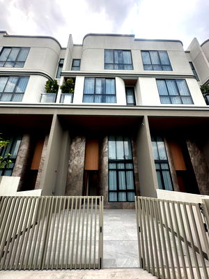 เช่าโฮมออฟฟิศ วิทยาลัยสารพัดช่างพระนคร : [For Rent] Deluxe Townhome Demi Rama 9 – Mengjai