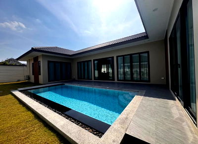 บ้านเดี่ยว หนองปรือ ชลบุรี : Pool View Villa for sale in East Pattaya near Siam Country Club