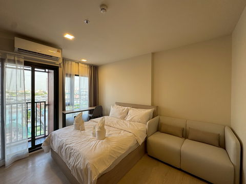 FLO by Sansiri  near Icon siam 