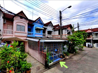 ทาวน์โฮม BTS คูคต : ขายทาวน์เฮ้าส์ หมู่บ้านกรุงทอง สายไหม 33 ทำเลชุมชน ใกล้รถไฟฟ้าสายสีเขียวสถานีคูคต