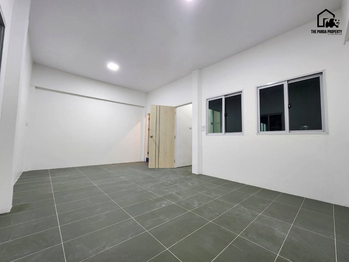 รูป บ้านรีโนเวทใหม่ 3 ชั้น ทำเลดีมาก ซ.ลาดพร้าว 130 - รูปที่ 5/11