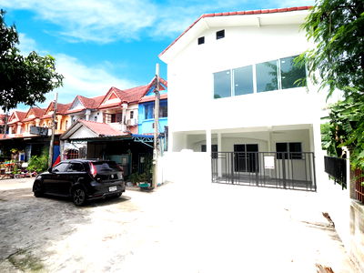 ขายทาวน์โฮม : 🔥 ขายราคาพิเศษ ทาวน์เฮ้าส์หลังริม รีโนเวทใหม่ ม.สวีทโฮมปาร์ค บางบัวทอง–ไทรน้อย