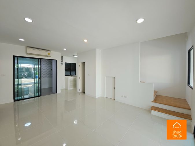ขายโฮมออฟฟิศ 3 ห้องนอน 149 ตร.ม. 33 ตร.ว. บ้านกลางเมือง นวมินทร์ 42