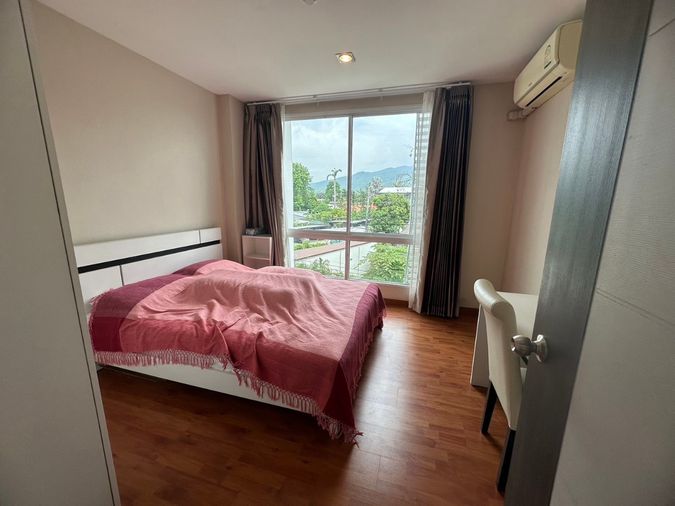 ขาย คอนโด วันพลัสสวนดอก 3 ห้องหัวมุม มีหน้าต่างรอบด้าน วิวดอยสุเทพทั้งห้องนั่งเล่นและห้องนอน โทร. 098-9690236 แจน