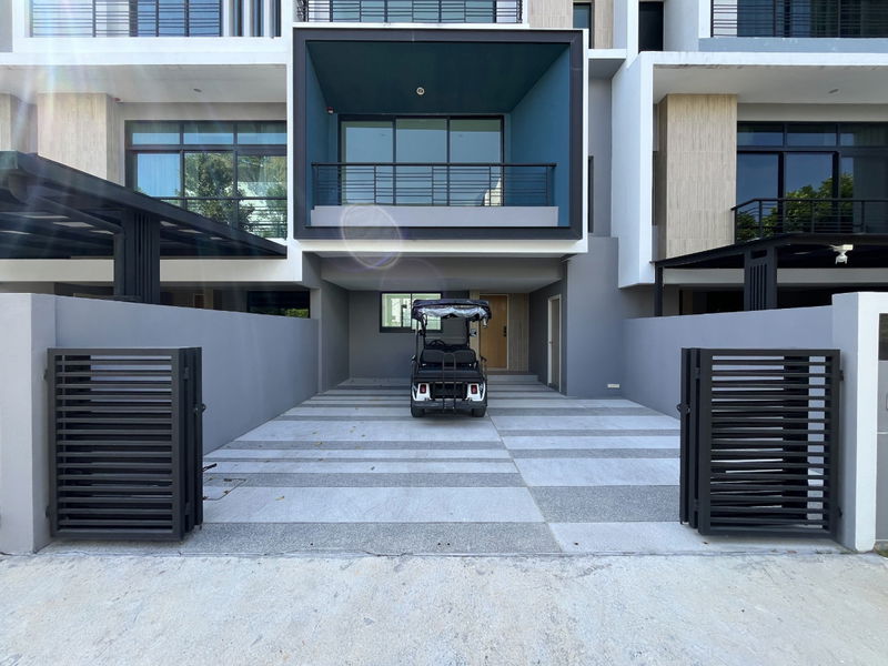 ขายทาวน์โฮม : 🔥🔥Best price!! 3b4b 9.5mb - Nirvana Define Krungthep Kreetha 📞Call 090 919 9898