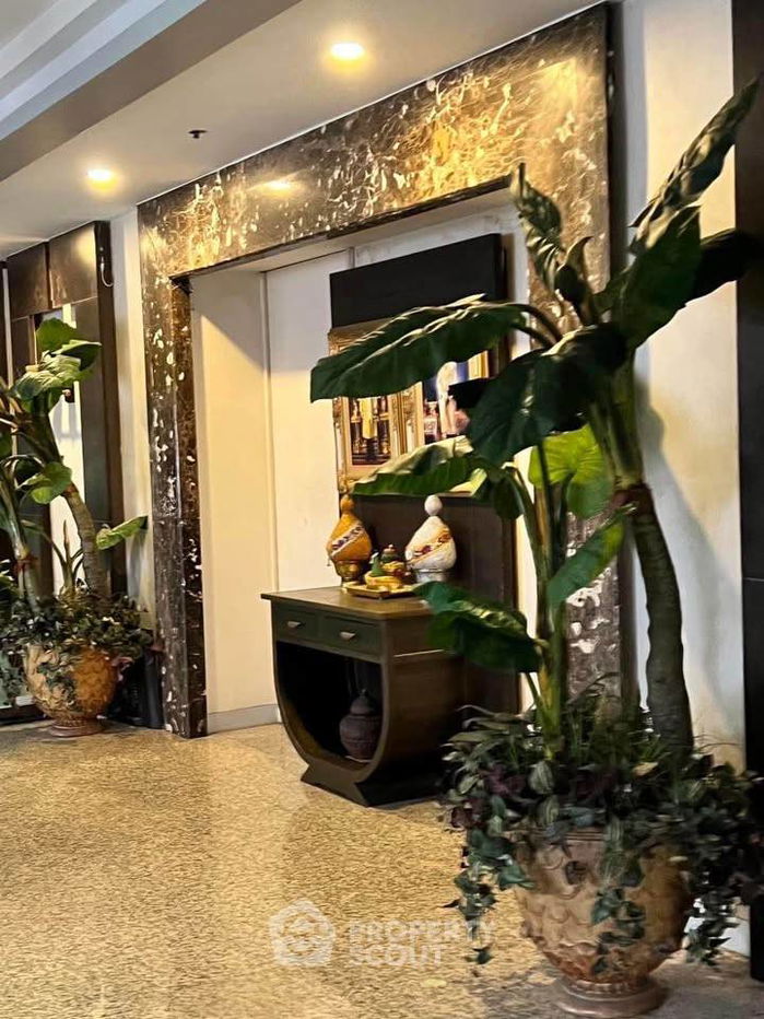 รูป คอนโด 2-ห้องนอน ที่ วิทยุ คอมเพล็กซ์ คอนโดมิเนียม ใกล้ BTS เพลินจิต (ID 2615590) - รูปที่ 2/9