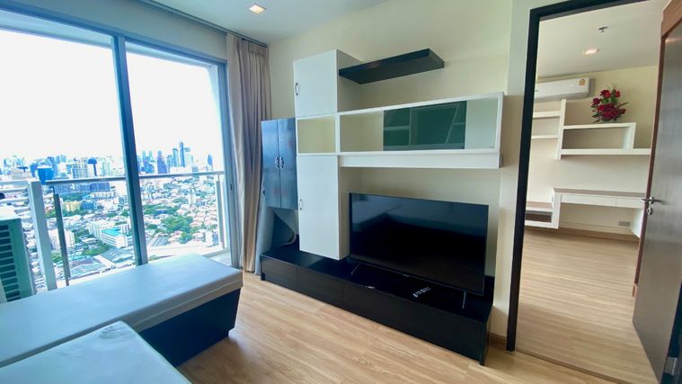 คอนโดชั้นสูง 2 ห้องนอน 1 ห้องน้ำ ขนาด 60 ตรม. Sky Walk คอนโด ให้เช่าเดือนละ 33,000 บาท ซอยสุขุมวิท 71 สถานีรถไฟฟ้า BTS พระโขนง