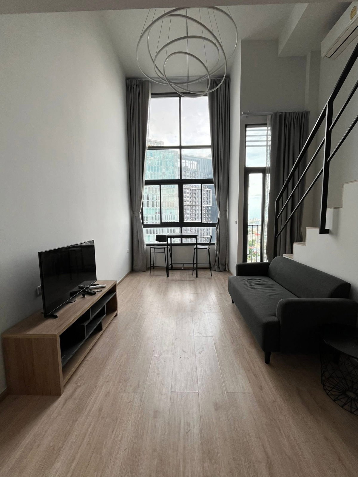For rent 🌳🌳 Ideo new rama 9  🌳Duplex  37 square meters floor24🌳  ID LINE : @190evxgl