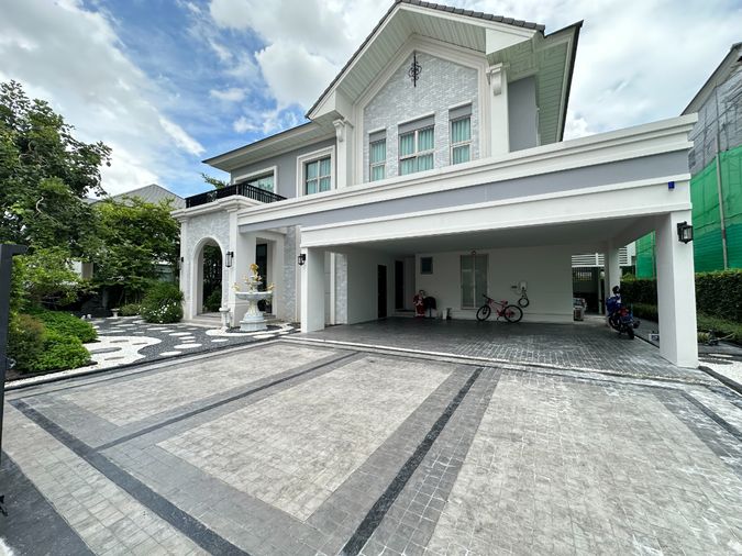Single house for rent, Perfect Masterpiece Sukhumvit 77, location next to Robinson, beautiful house, fully furnished.