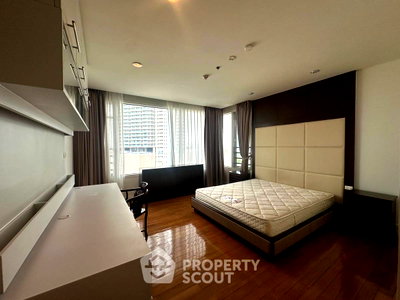 Condos for rent Assumption Convent Silom School : 3-BR Condo at The Royal Saladaeng Condominium near MRT Si Lom (ID 2617638)