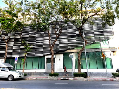 เช่าสำนักงาน เขตบางรัก : WS6631 🏢 ให้เช่า ชั้น 2–3 อาคารใหม่ ติดถนนสุรวงศ์ เหมาะ ออฟฟิศ / โชว์รูม เพียง 60,000 บาท/เดือน