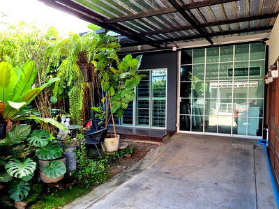 เช่าทาวน์โฮม ม.นานาชาติแสตมฟอร์ด : 🏡 ให้เช่าทาวน์โฮมหลังมุม 2 ชั้น – The Connect 15 อ่อนนุช  ✨ บรรยากาศธรรมชาติ ติดคลองประเวศ สวนหลังบ้านลึก 6 เมตร ร่มรื่นมาก