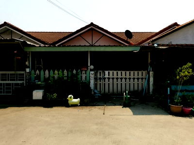Townhouses for sale Chonburi : FOR SALE  TOWNHOUSE PROPERTY  1080000 BAHT.