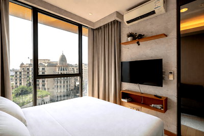 Condos for sale Big C Extra Rama 4 : 🚨 Big Price Cut🚨1BR Condo The Lumpini 24 | Sukhumvit 24 Near BTS | Prime Investment - U1027058