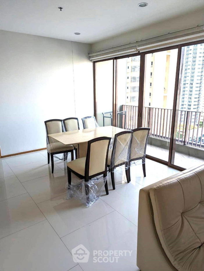 รูป คอนโด 2-ห้องนอน ที่ ดิ เอ็มโพริโอ เพลส ใกล้ BTS พร้อมพงษ์ (ID 2371306) - รูปที่ 3/7