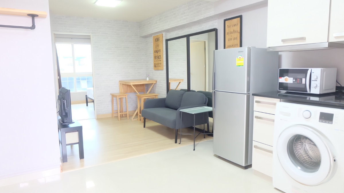 ให้เช่าห้อง 2 ห้องนอน ขนาด 45.5 ตร.ม ชั้น 5 ตึกบี ห้องติดสวนส่วนกลาง ห้องสวย เฟอร์ครบ  เอ็มโซไซตี้คอนโดเมืองทองธานี ราคาเช่า 9,500/เดือน  