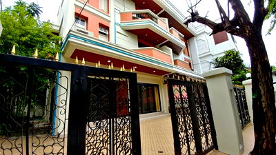 Home office for rent สะพานควาย : Semi-Detached House for home office 5 bedrooms in Soi Ari