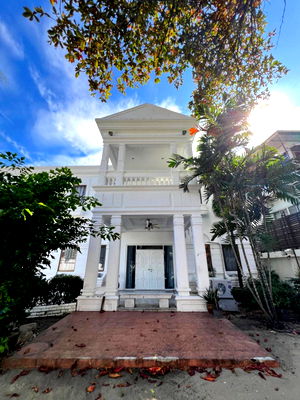 เช่าบ้านเดี่ยว ถนนพระราม 4 : ให้ เช่าบ้านเดี่ยว Sukhumvit Villa 9 ห้องนอน 170 ตร.วา ในย่านสุขุมวิท 36 – เป็นส่วนตัว กว้างขวาง และหาได้ยาก ใกล้ BTS ทองหล่อ