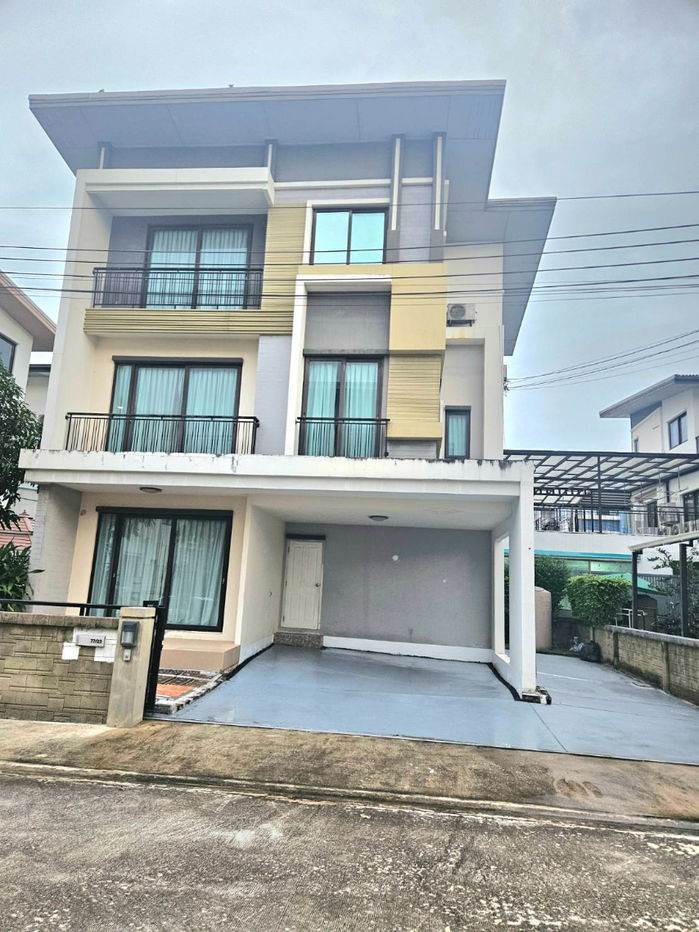 รูป  ให้เช่า โกลเด้นท์เพรสทีช สุขาภิบาล 5|🏡 บ้านหลังใหญ่ พื้นที่จุกๆ จอดรถได้ถึง 4 คัน!  - รูปที่ 1/16