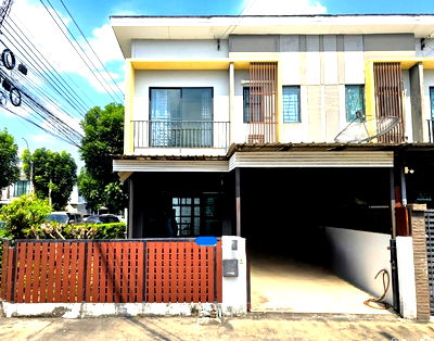 ขายทาวน์โฮม : ขายด่วน! ทาวน์โฮม 2 ชั้น บ้านหลังมุม พื้นที่กว้าง  หมู่บ้าน เดอะคอนเนค 28 วัชรพล - เพิ่มสิน ทำเลดี โอกาสดีแบบนี้ไม่ได้มีบ่อย นัดดูบ้านได้ทันที