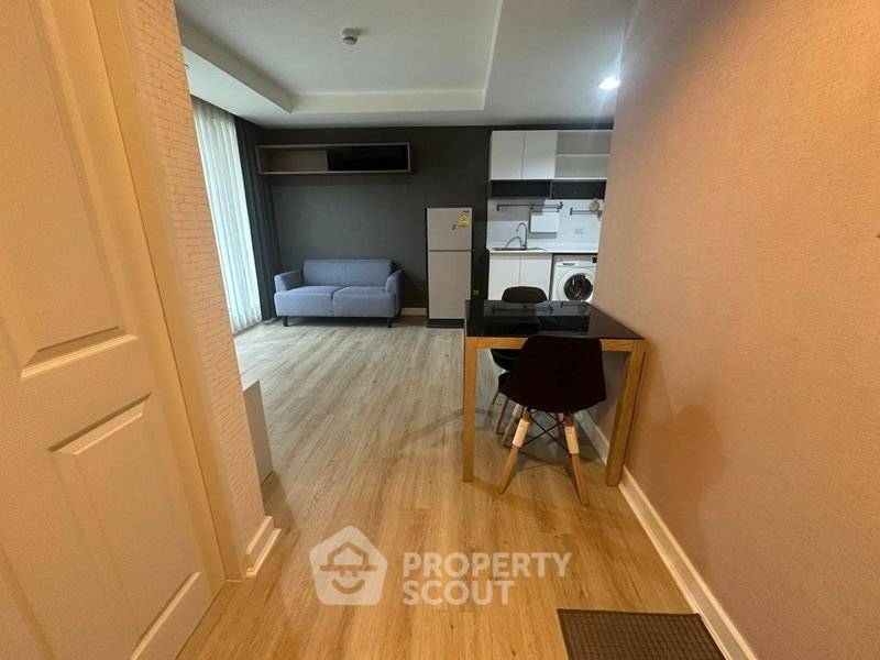 picture 2-BR Condo At The Kris Ratchada 17 Near MRT Sutthisan (ID 2618000) - 4/10