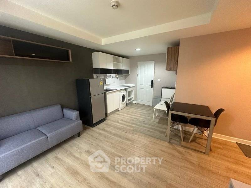 picture 2-BR Condo At The Kris Ratchada 17 Near MRT Sutthisan (ID 2618000) - 8/10