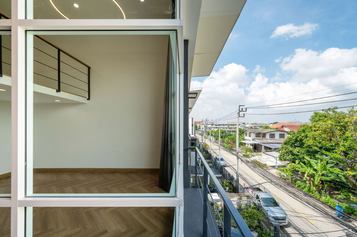 รูป 📌 ขายด่วน‼️ทำเลดี ฟังก์ชั่นครบ พร้อมเข้าอยู่ ✅ โอนิกซ์ โฮม นากนิวัฒน์ 48 MD-26085927 - รูปที่ 7/11