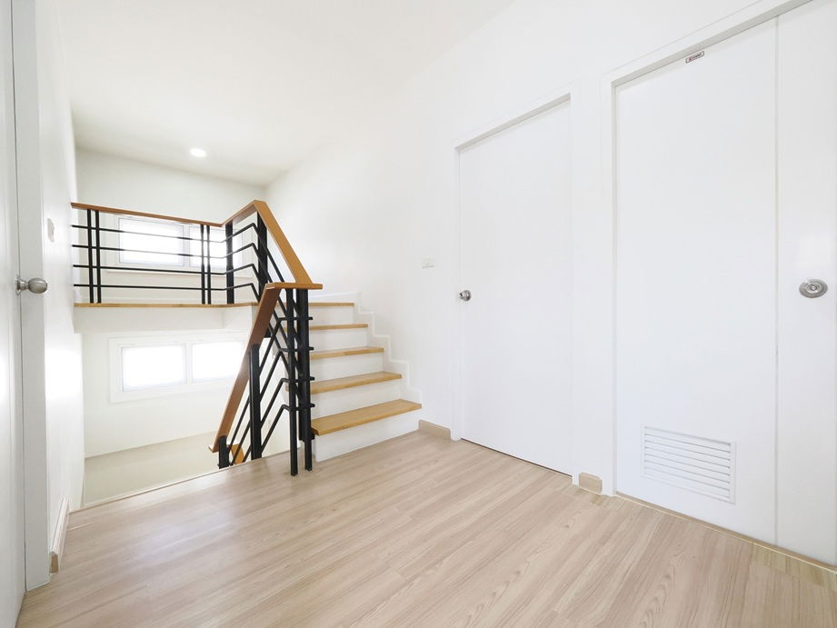 รูป 🔥 ขายบ้านเดี่ยว 2 ชั้น รีโนเวทใหม่ พร้อมอยู่ ม.คุณาลัย คอร์ทยาร์ด บ้านกล้วย–ไทรน้อย (ต้นโครงการ) - รูปที่ 23/42