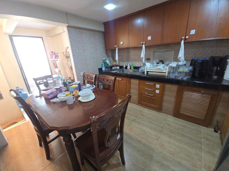 รูป บ้านเเฝด 4 ชั้นเล่นระดับเหมาะสำหรับโฮมออฟฟิส มี 5 ห้องนอน 350 ตรม.10 นาทีเดินถึงสถานีรถไฟฟ้าอารีย์ - รูปที่ 94/115