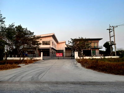 Factory for rent Nakhon Pathom : Home office with warehouse for Rent.