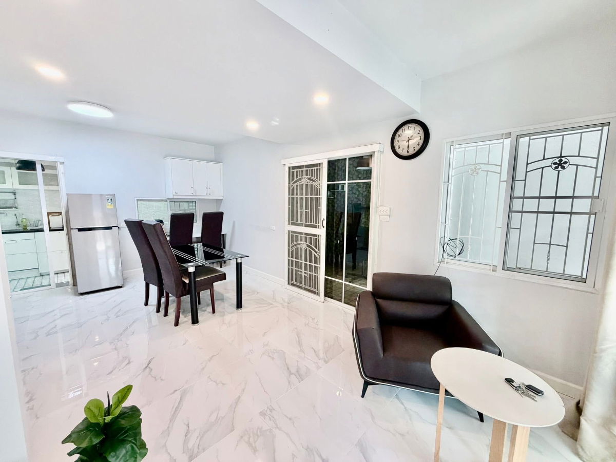 รูป ให้เช่าทาวน์โฮม เดอะวิลเลจ บางนา กม.10 บ้านพร้อมอยู่ เฟอร์นิเจอร์ครบทุกห้อง ใกล้เมกะบางนา - รูปที่ 21/25