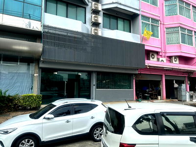เช่าโฮมออฟฟิศ ถนนคู้บอน : 🏢 ให้เช่าโฮมออฟฟิศ 2 คูหา 4 ชั้น – ถนนกาญจนาภิเษก ✨ ทำเลหน้าถนนใหญ่ ตรงข้ามศูนย์ NISSAN & The Express Mall เห็นชัดเจน เดินทางสะดวกมาก