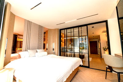 Condos for sale 700 Year Sports Arena Chiang Mai : Prime Nimman Condo | Renovated  fully furnished room | Large room 42.7 sqm 1BR Next to MAYA | Foreign Quota