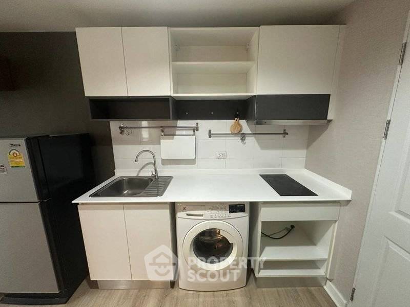 picture 2-BR Condo At The Kris Ratchada 17 Near MRT Sutthisan (ID 2618000) - 3/10