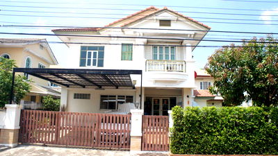 บ้านเดี่ยว สมุทรปราการ : ขายด่วน บ้านเดี่ยว หมู่บ้านนันทวัน ศรีนครินทร์ 102 ตรว 210 ตรม 4 นอน 4 น้ำ 2 ชั้น จอดรถได้ 2 คัน ใกล้จุดขึ้นลงถนนวงแหวนบางนา-พระราม2