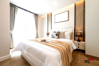 Condos for sale Major Cineplex Ekkamai : Spacious Condo for Sale near Emquartier, Phrom Phong