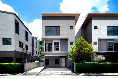 บ้านเดี่ยว เขตคันนายาว : ดีลแรงแซงมือหนึ่ง 🔥 บ้านกลางเมือง รามอินทรา 83 สเตชั่น ลดหลักล้าน แถมเฟอร์ built-in พร้อม!