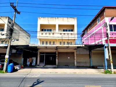 อาคารพาณิชย์ ชลบุรี : B13524 ขายตึกแถว ถนนหนองปรือ-บึง ตำบลบึง อำเภอศรีราชา ชลบุรี