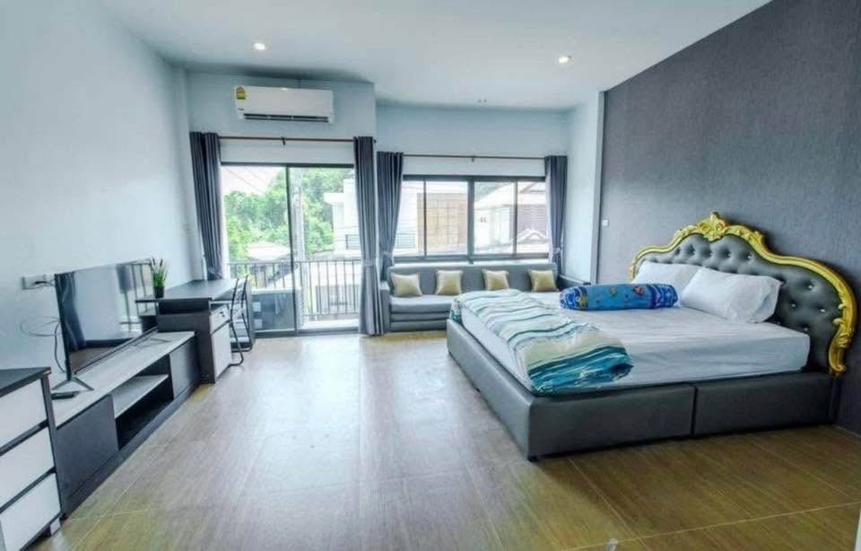 รูป 📢 ให้เช่า ทาวน์โฮม หน้ากว้าง 5 เมตร พร้อมอยู่ เฟอร์นิเจอร์ + เครื่องใช้ไฟฟ้าครบ จอดรถในบ้านได้ 🐶🐱 เลี้ยงสัตว์เล็กได้ - รูปที่ 7/10