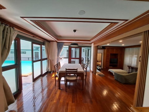  ขายบ้านเดี่ยว 2 ชั้น 210 ตรว. 400 ตรม. 5 ห้องนอน ซอยโชคชัย 4 เขตลาดพร้าว กรุงเทพ