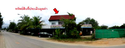 Shophouses for sale Lamphun Industrial Estate : FOR SALE  COMMERCIAL BUILDING PROPERTY  5942000 BAHT.