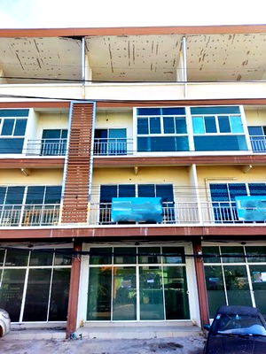 Shophouses for sale อนุสรณ์สถานแห่งชาติ : FOR SALE  COMMERCIAL BUILDING PROPERTY  3630000 BAHT.