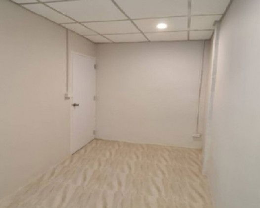 รูป ให้เช่าทาวน์โฮม 2 ชั้น ซอยพัฒนาการ 23 จอดรถได้ 2-3 คัน แอร์ 4 เครื่อง เหมาะเป็นสำนักงาน จดบริษัทได้ - รูปที่ 5/9