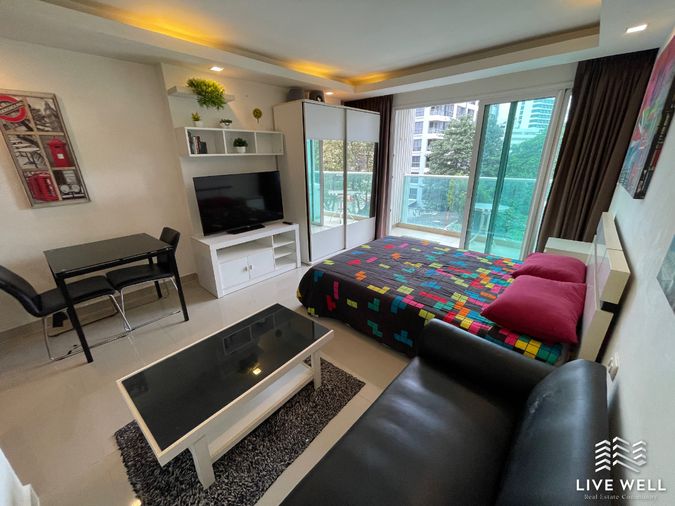 Sale with tenant apartment on Pratamnak Hills Pattaya 