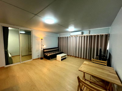 Condos for rent : Room for rent Popular Condo Muang Thong Thani Building T5