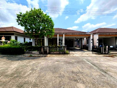 Houses for sale Samyan Market Klaeng : FOR SALE  HOUSE PROPERTY  2500000 BAHT.