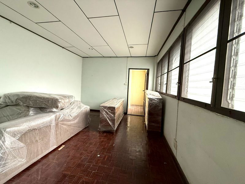 รูป ให้เช่า บ้านเดี่ยว สุขุมวิท 26 ซอยสงบ ปลอดภัย ใกล้ร้านอาหาร Michelin Star ชื่อดัง ที่ดิน 95 ตร.ว. พื้นที่ใช้สอย 260 ตร.ม.  - รูปที่ 11/18