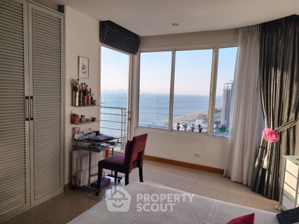 2-BR Condo at La Royale Beach Condo close to Pattaya (ID 2614988)